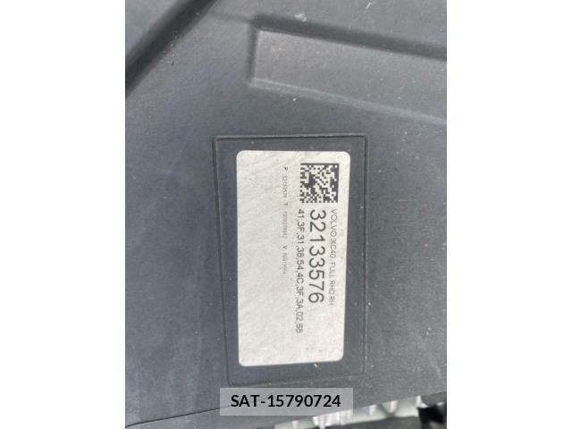 Volvo XC40 2019-11 8564011-18