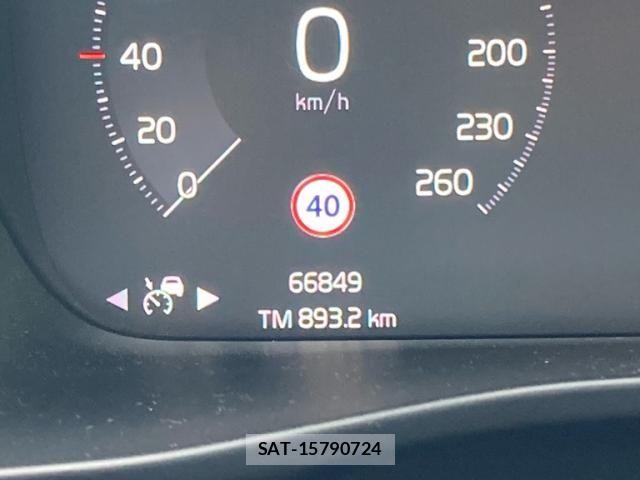 Volvo XC40 2019-11 8564011-20