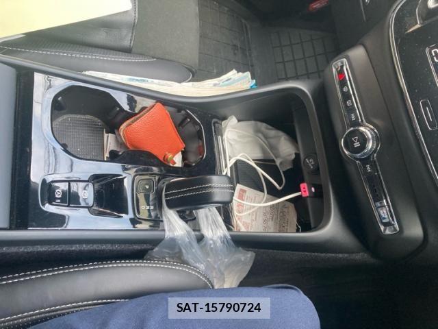 Volvo XC40 2019-11 8564011-22