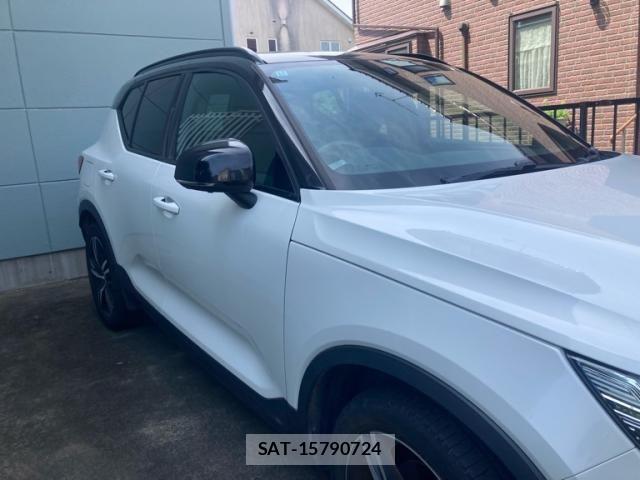Volvo XC40 2019-11 8564011-4