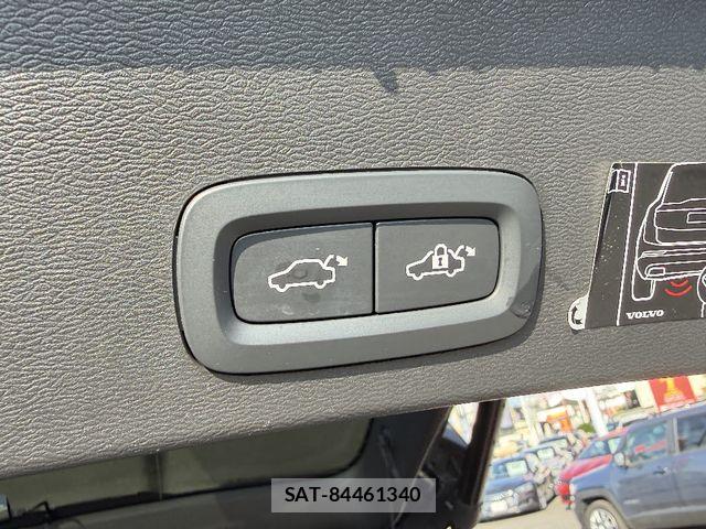 Volvo XC40 2021-11 8629599-13