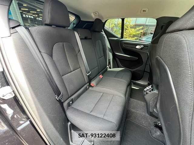 Volvo XC40 2021-07 8629602-11