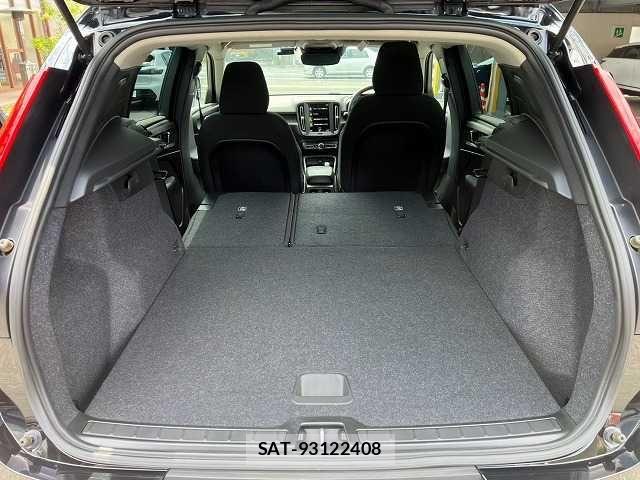 Volvo XC40 2021-07 8629602-12
