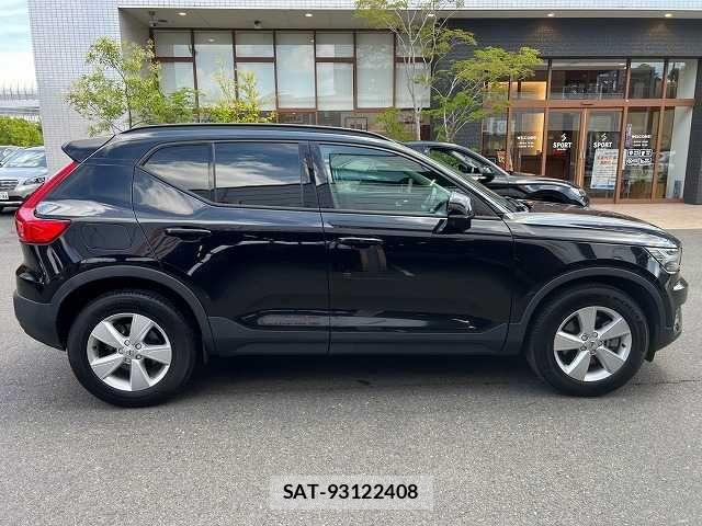 Volvo XC40 2021-07 8629602-17