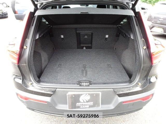 Volvo XC40 2022-11 8629600-13