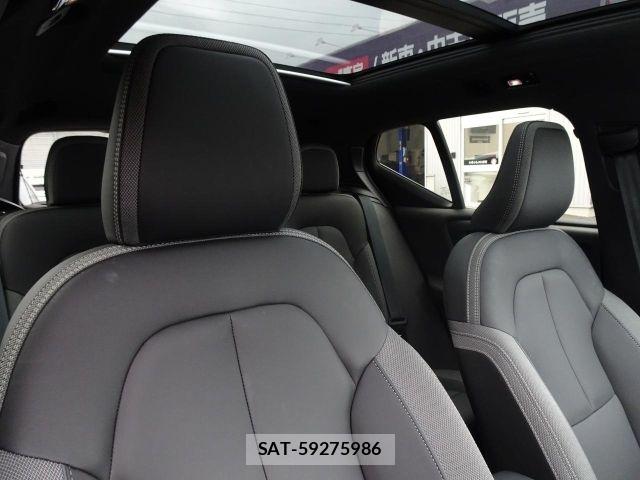 Volvo XC40 2022-11 8629600-24