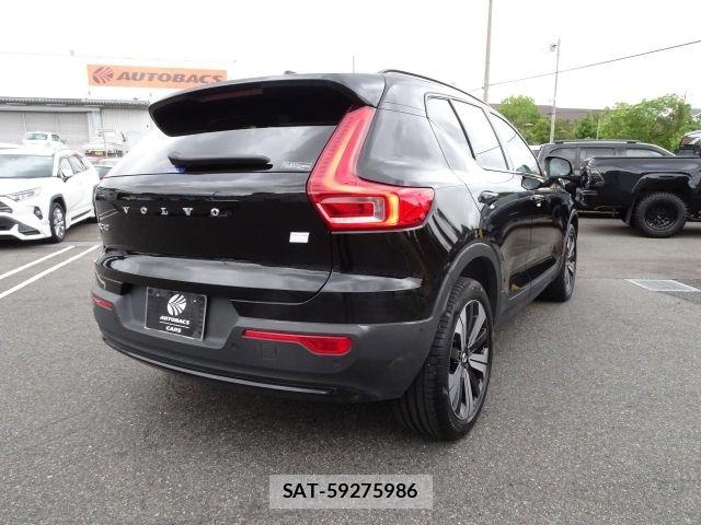 Volvo XC40 2022-11 8629600-2