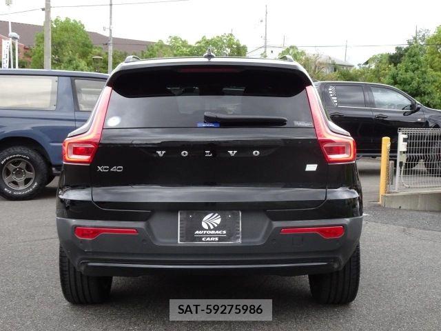 Volvo XC40 2022-11 8629600-4