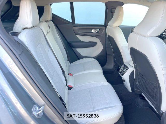 Volvo XC40 2018-09 8629601-9
