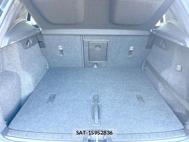 Volvo XC40 2018-09 8629601-10