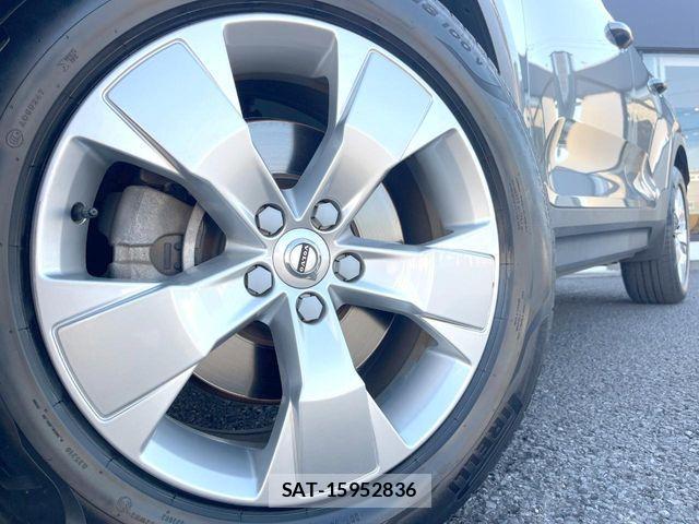Volvo XC40 2018-09 8629601-13