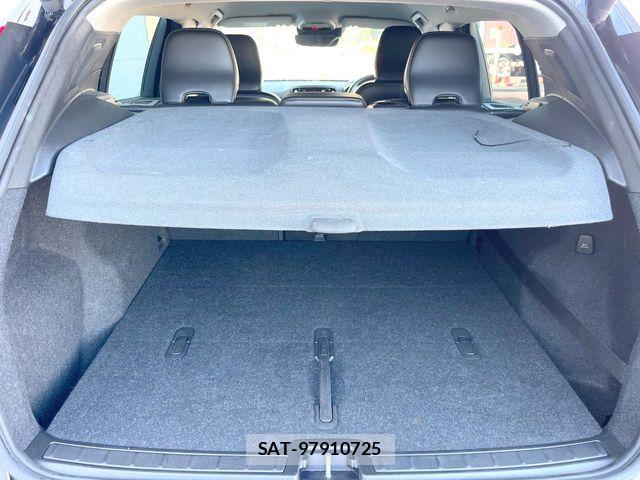 Volvo XC40 2018-09 8629359-10