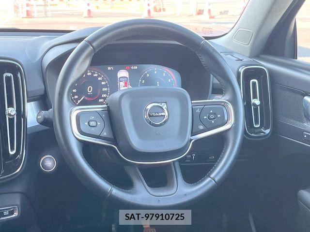 Volvo XC40 2018-09 8629359-11