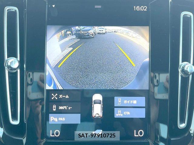 Volvo XC40 2018-09 8629359-5