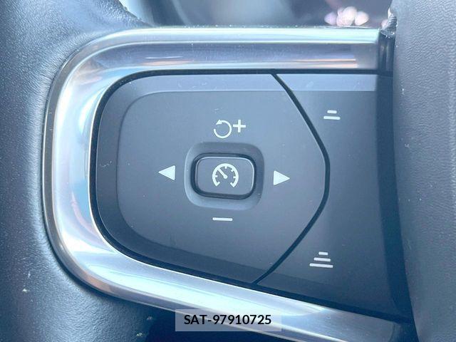Volvo XC40 2018-09 8629359-7