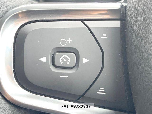 Volvo XC40 2021-06 8667111-7
