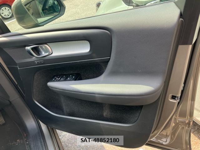 Volvo XC40 2021-07 8662251-9