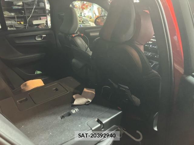 Volvo XC40 2019-10 8667112-13