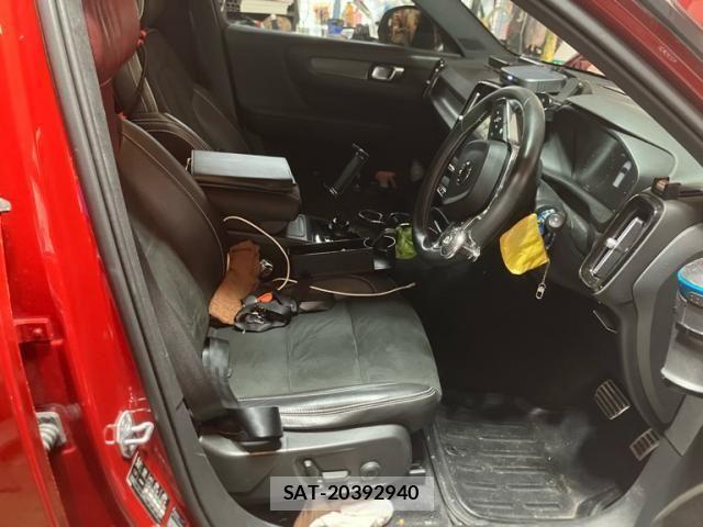 Volvo XC40 2019-10 8667112-16
