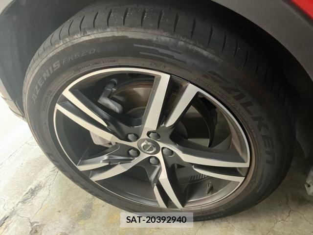 Volvo XC40 2019-10 8667112-8