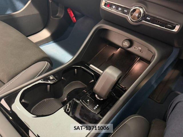 Volvo XC40 2023-06 8662250-12