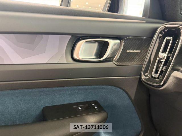 Volvo XC40 2023-06 8662250-15