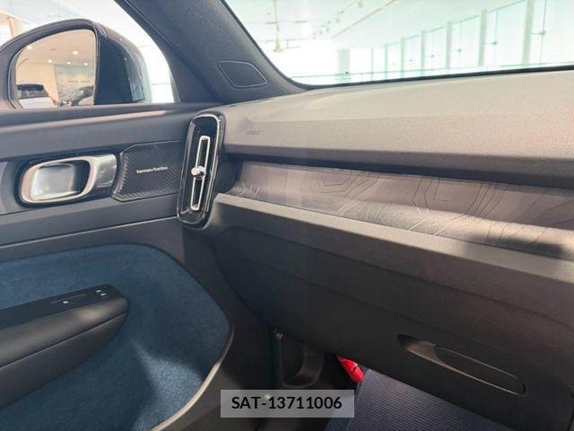 Volvo XC40 2023-06 8662250-16