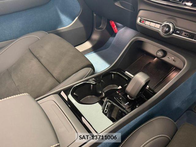 Volvo XC40 2023-06 8662250-17
