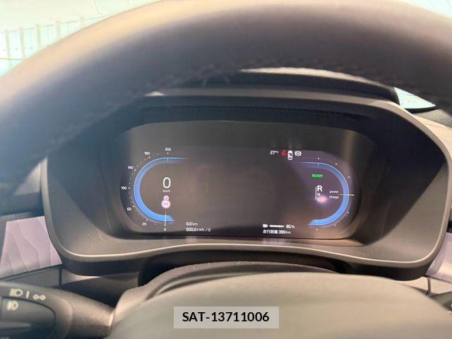 Volvo XC40 2023-06 8662250-6