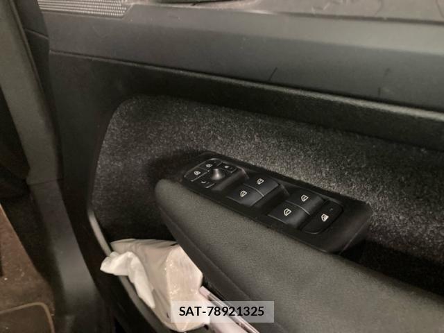Volvo XC40 2020-12 8662249-9