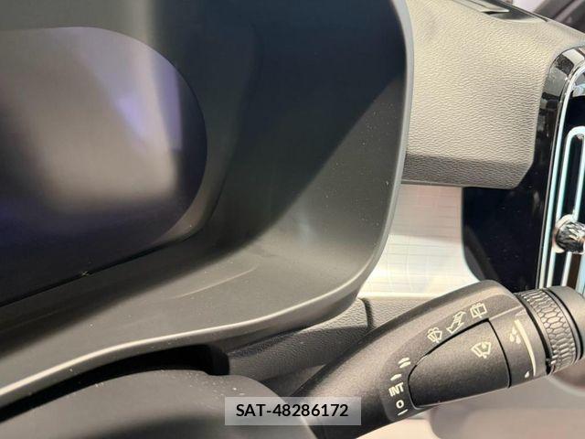 Volvo XC40 2024-10 8662248-9