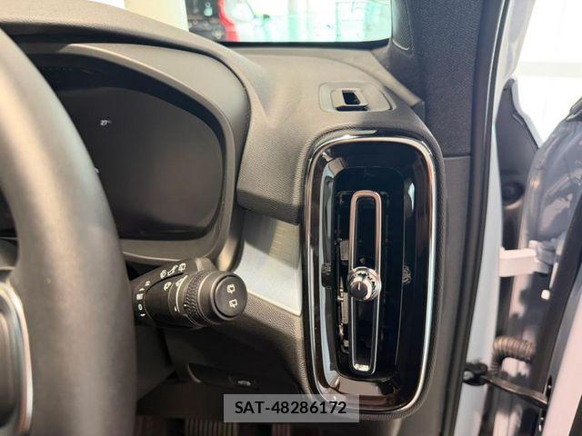 Volvo XC40 2024-10 8662248-11