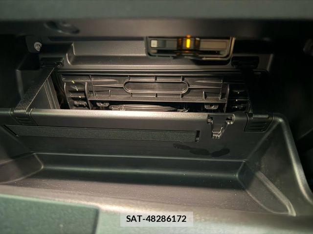 Volvo XC40 2024-10 8662248-24