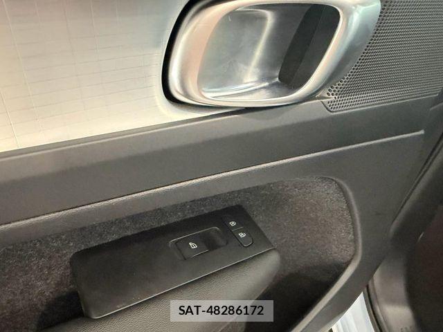 Volvo XC40 2024-10 8662248-4