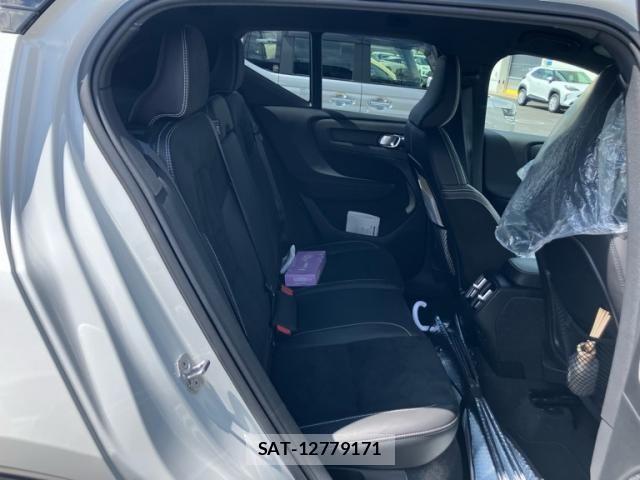 Volvo XC40 2021-09 8686877-10