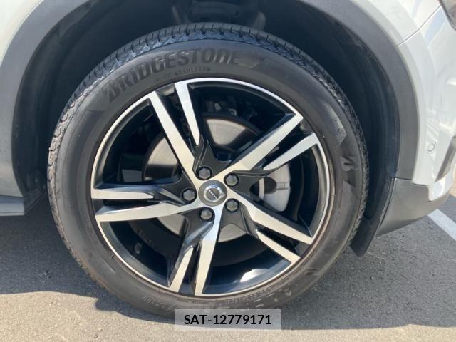 Volvo XC40 2021-09 8686877-4