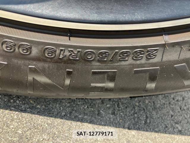 Volvo XC40 2021-09 8686877-5