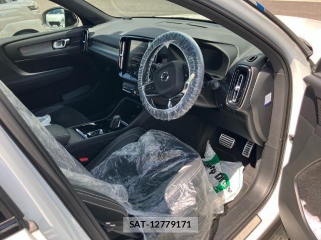 Volvo XC40 2021-09 8686877-7