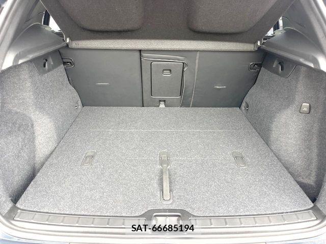 Volvo XC40 2021-10 8746681-10