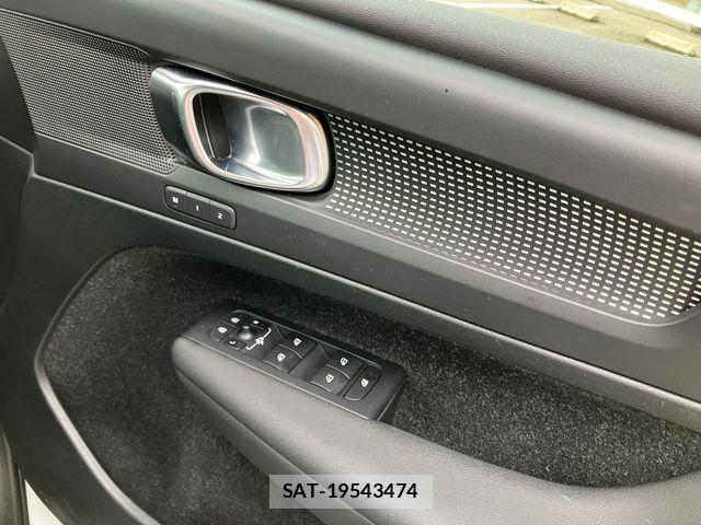 Volvo XC40 2020-04 8746680-23