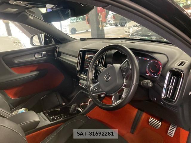 Volvo XC40 2020-07 8782536-9