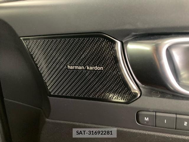 Volvo XC40 2020-07 8782536-14
