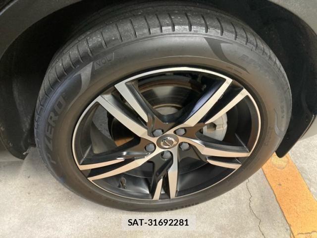 Volvo XC40 2020-07 8782536-6