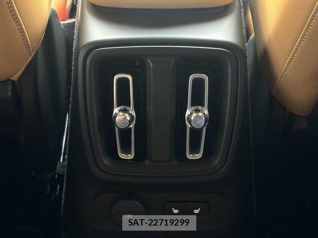 Volvo XC40 2022-03 8797869-11