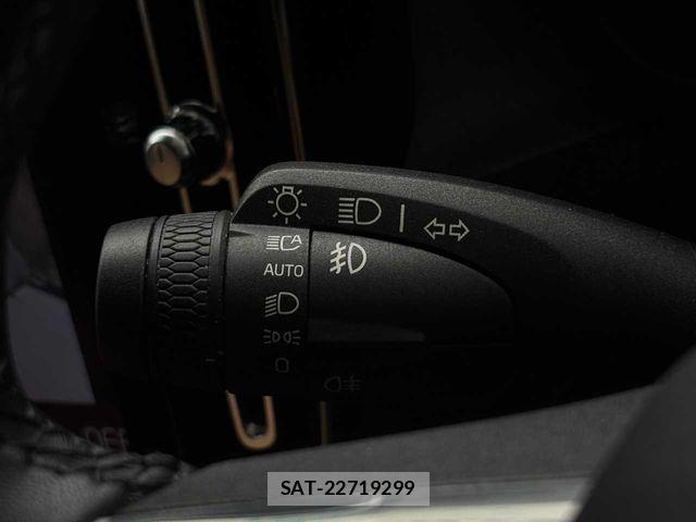 Volvo XC40 2022-03 8797869-15