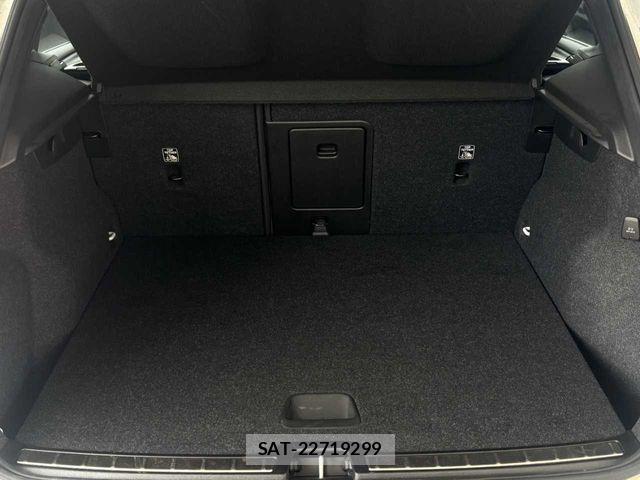 Volvo XC40 2022-03 8797869-21
