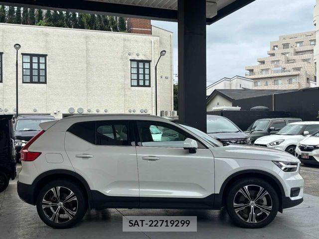 Volvo XC40 2022-03 8797869-25