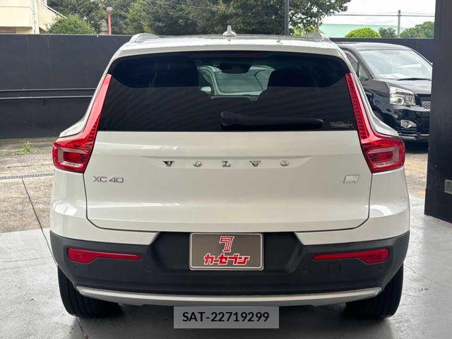 Volvo XC40 2022-03 8797869-27