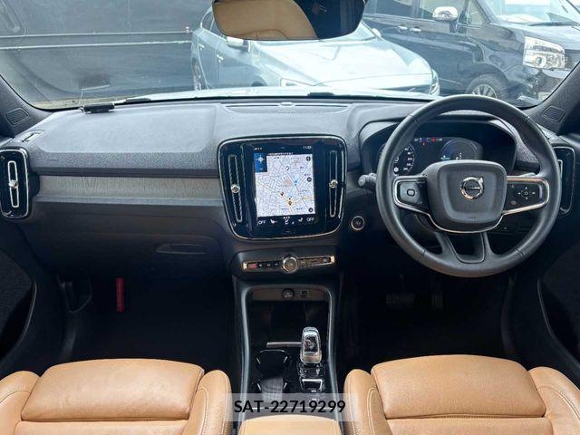 Volvo XC40 2022-03 8797869-2