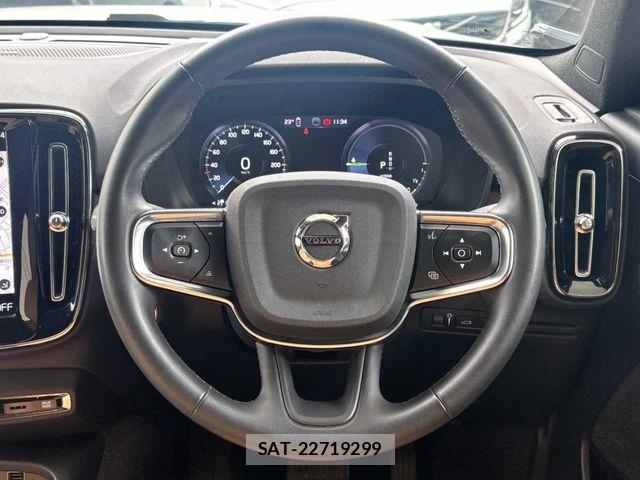 Volvo XC40 2022-03 8797869-3